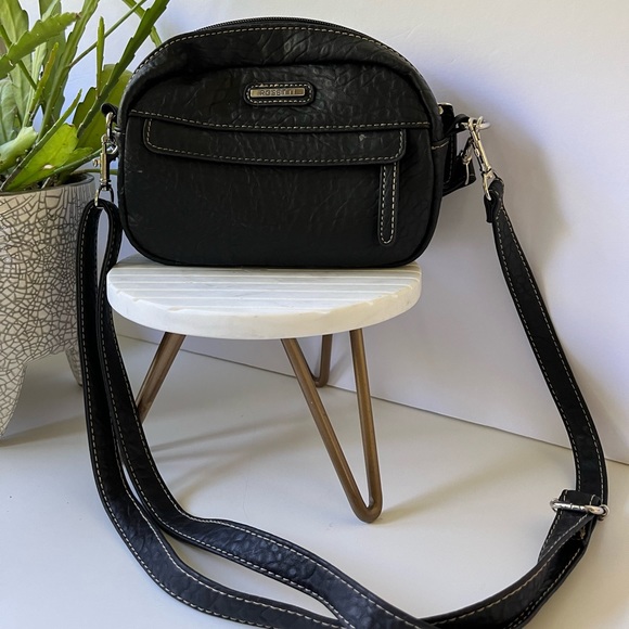 Rosetti Handbags - ✨Small Black Rossetti Purse